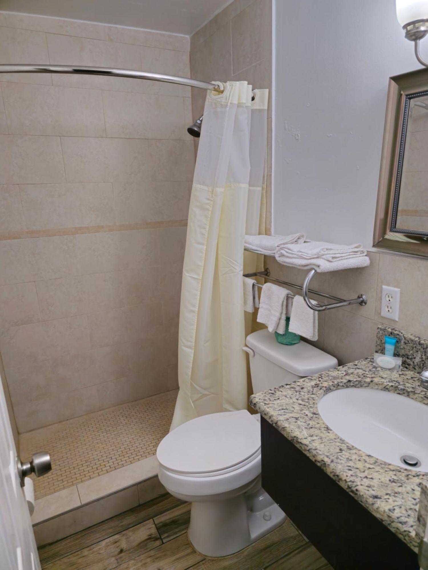 Three Oaks Motel - Titusville Quarto foto