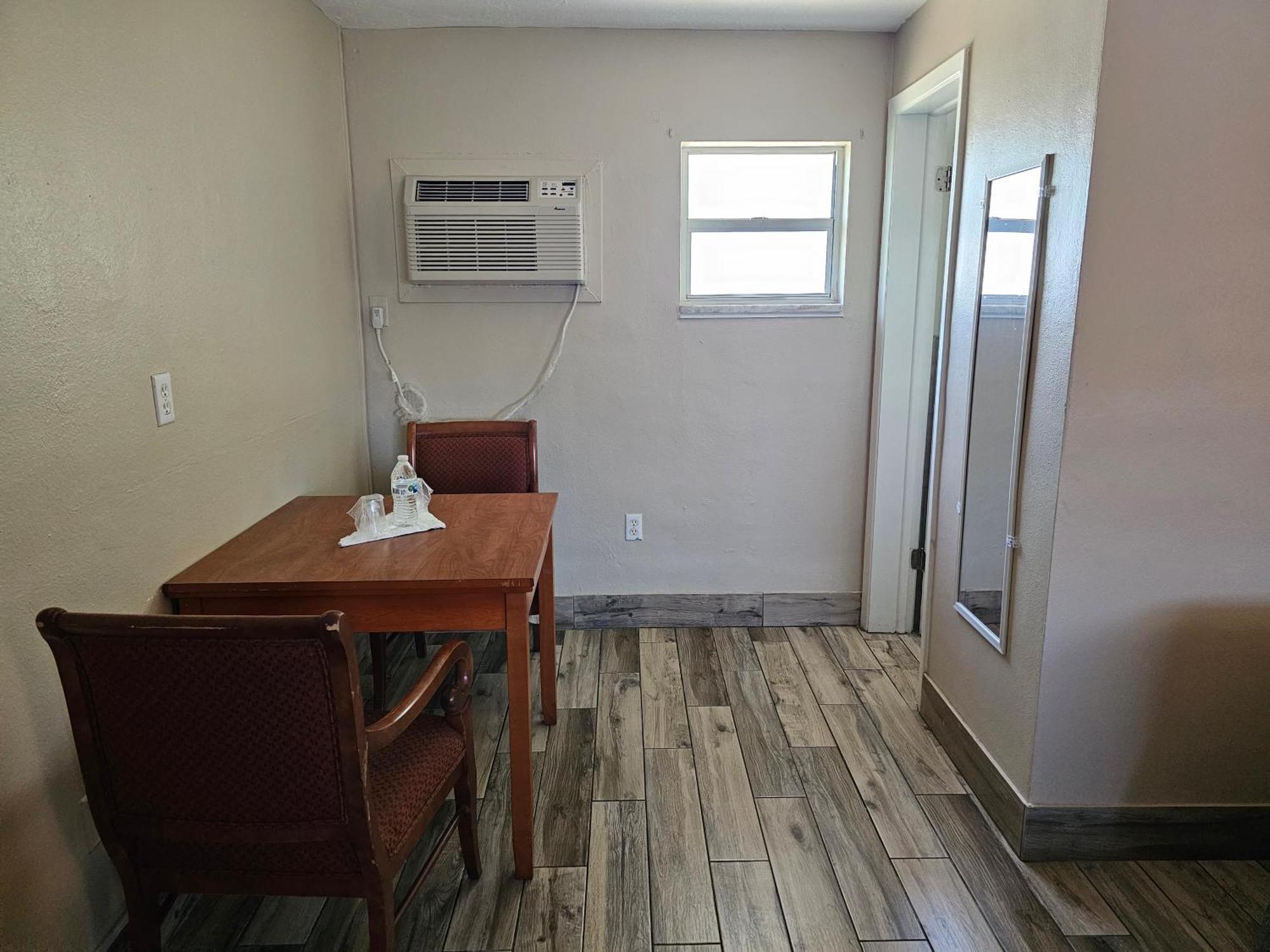 Three Oaks Motel - Titusville Quarto foto